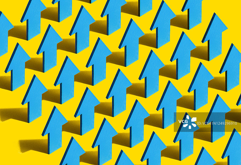 许多指向上方的箭头图片素材