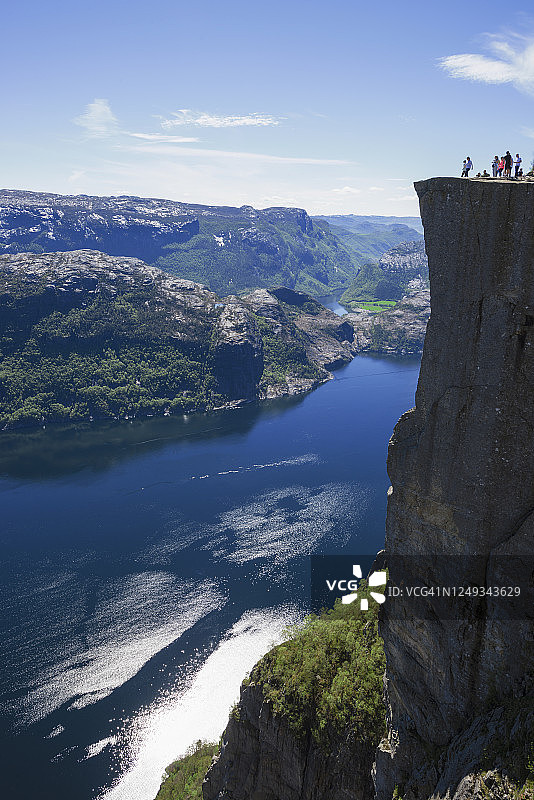 挪威吕瑟峡湾布道石悬崖图片素材