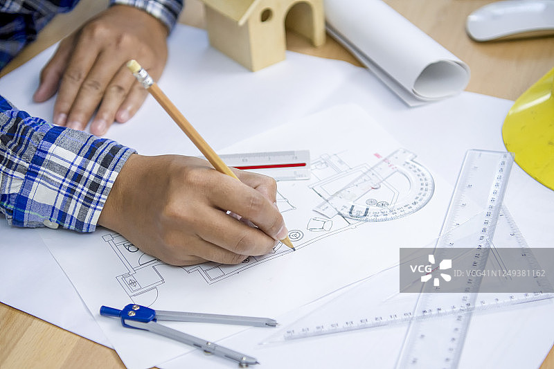 生态房屋比例模型和建筑蓝图图片素材