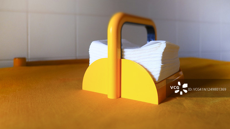 黄色餐巾架图片素材