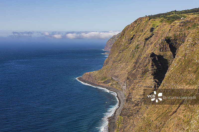 葡萄牙马德拉岛蓬塔杜帕尔戈悬崖海景图片素材