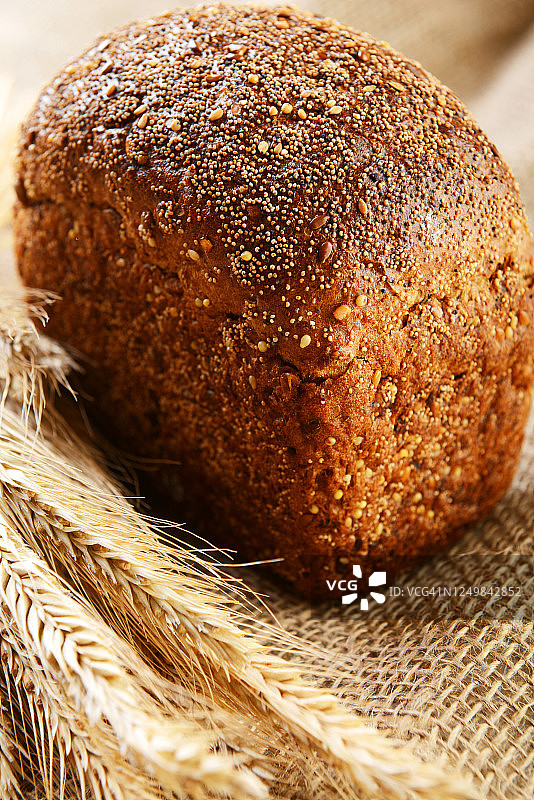 新鲜自制面包图片素材