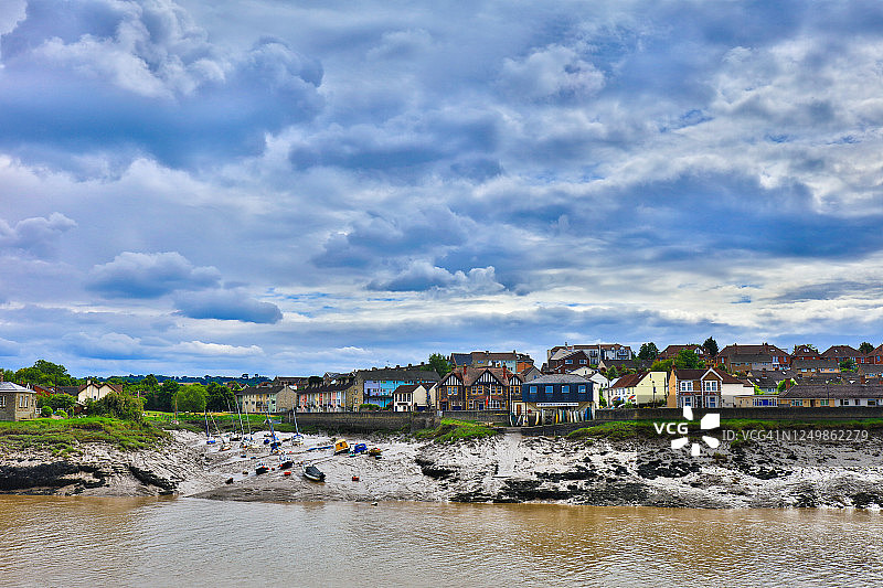 英国萨默塞特郡埃文河畔的泊位区美景图片素材