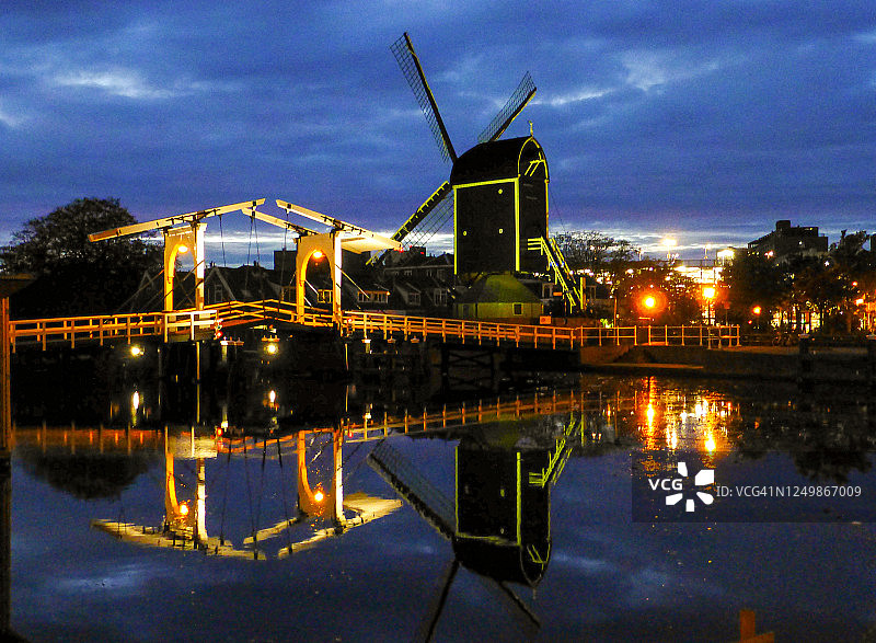 荷兰莱顿的“德普特”风车图片素材