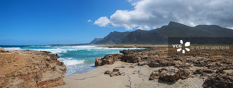 意大利西西里马卡里附近的美丽海岸线风光图片素材