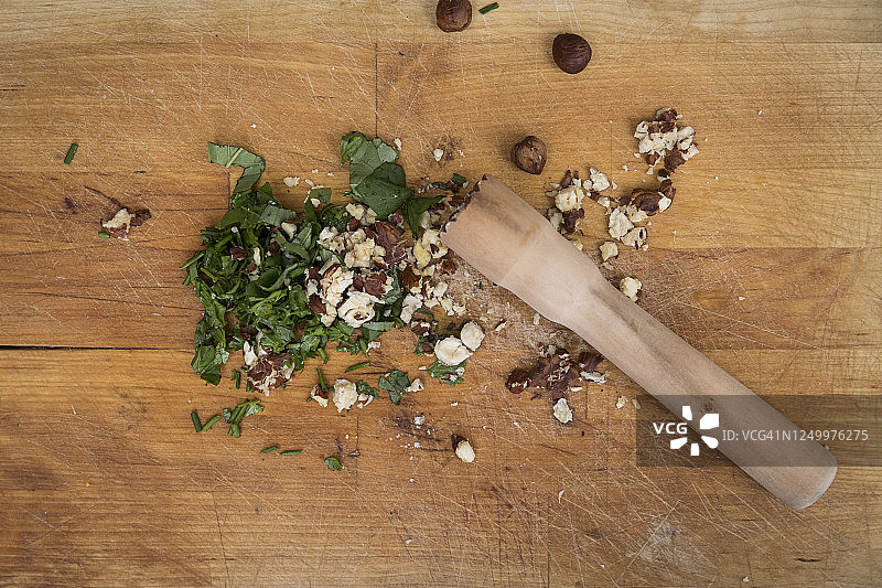 榛子与香草研磨，法国蒙塔基图片素材
