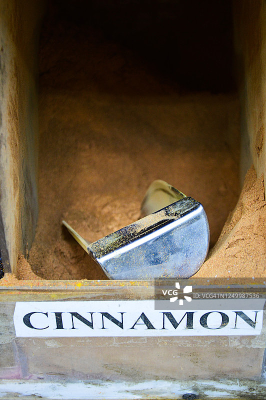 中东的各种香料店——肉桂图片素材