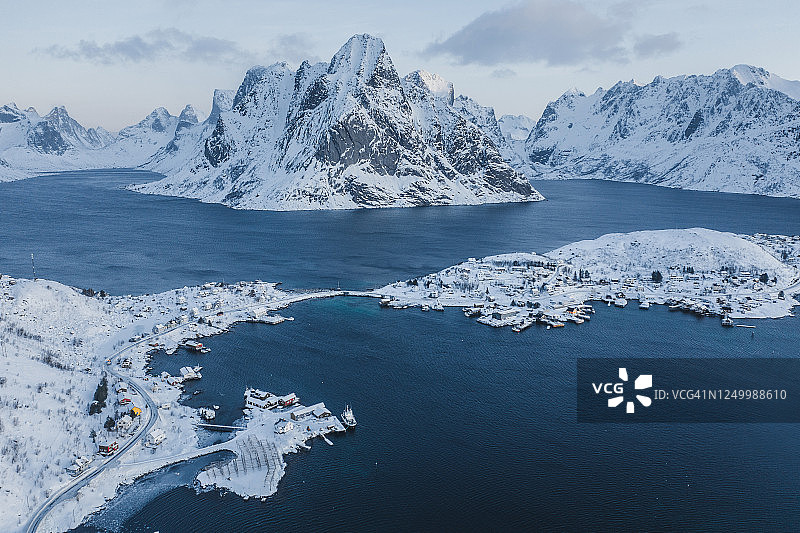 冬季罗弗敦群岛的航拍美景图片素材