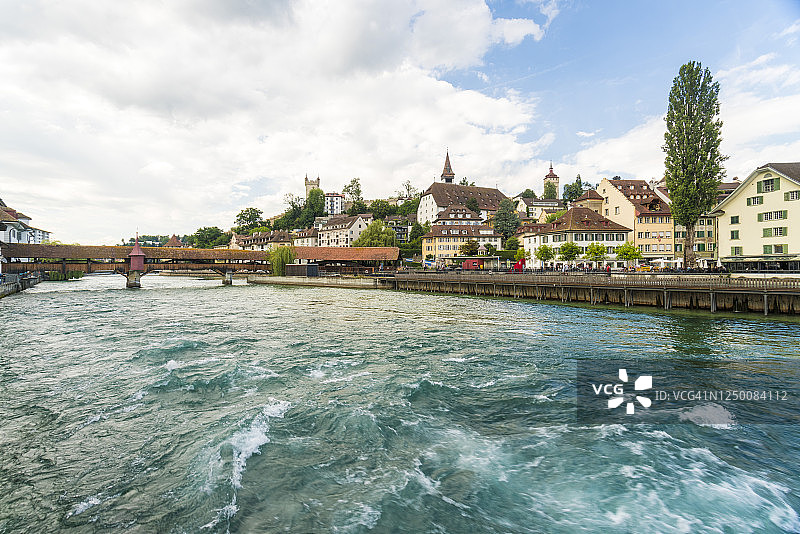 夏季琉森市及木桥风光图片素材
