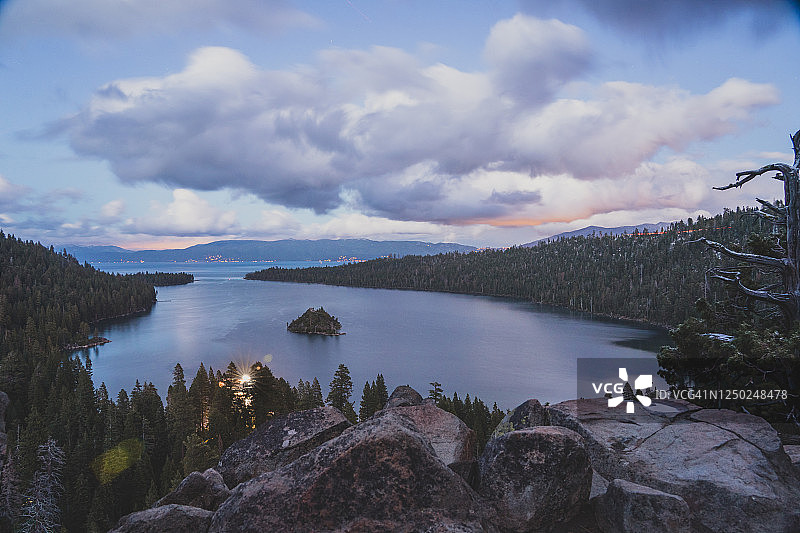 从顶部看到的翡翠湾景色图片素材