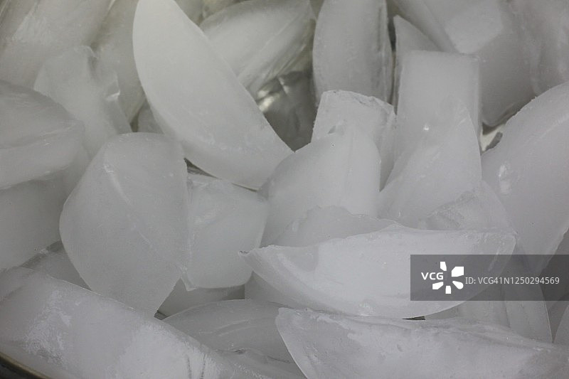 制冰机冰块特写图片素材