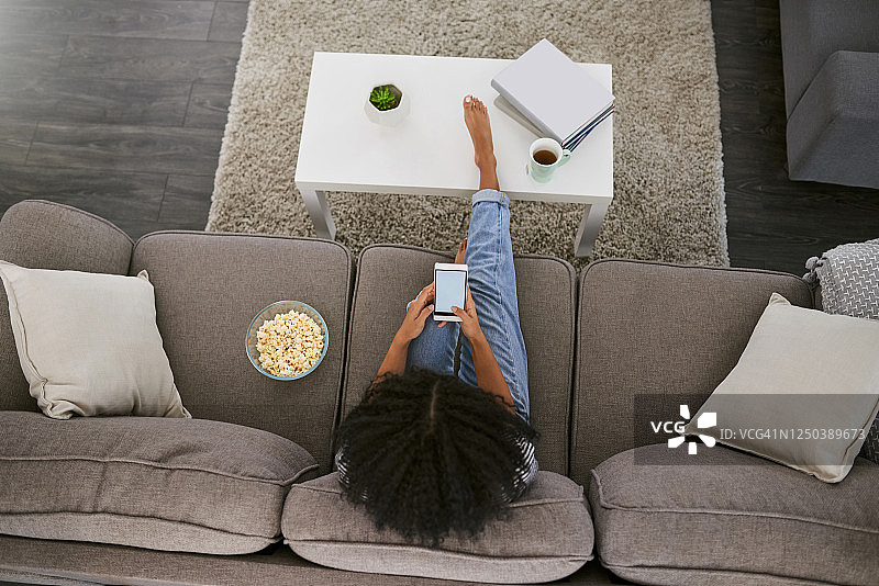 准备好了爆米花，谁要来看电影？图片素材