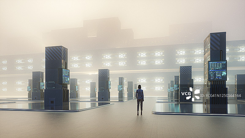 站在未来街道上的孤独女人图片素材