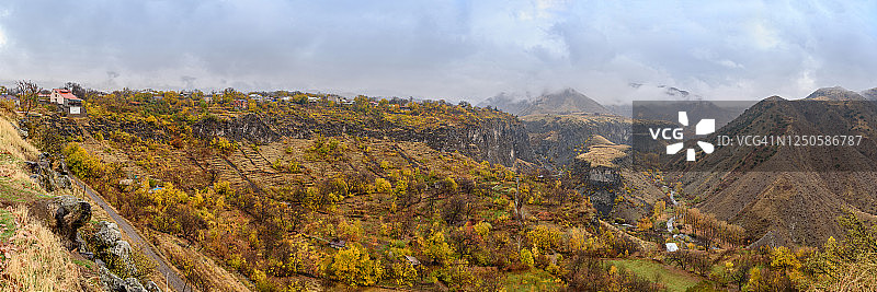 加尼峡谷：亚美尼亚科泰克地区的六边形玄武岩柱，临近加尼村，加尼高原沿峡谷延伸，是亚美尼亚最发达的旅游景点之一。图片素材
