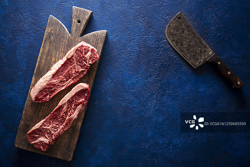 纽约西冷牛排，无骨上腰肉生牛肉图片素材