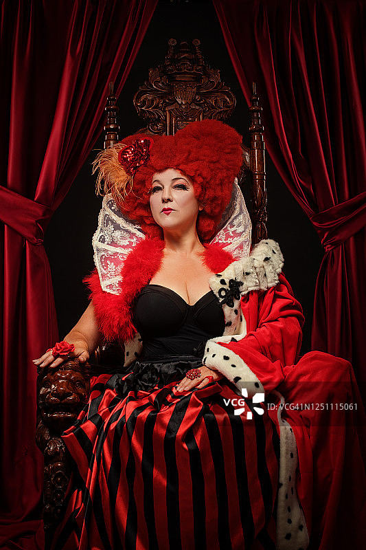 红桃皇后宝座人物图片素材