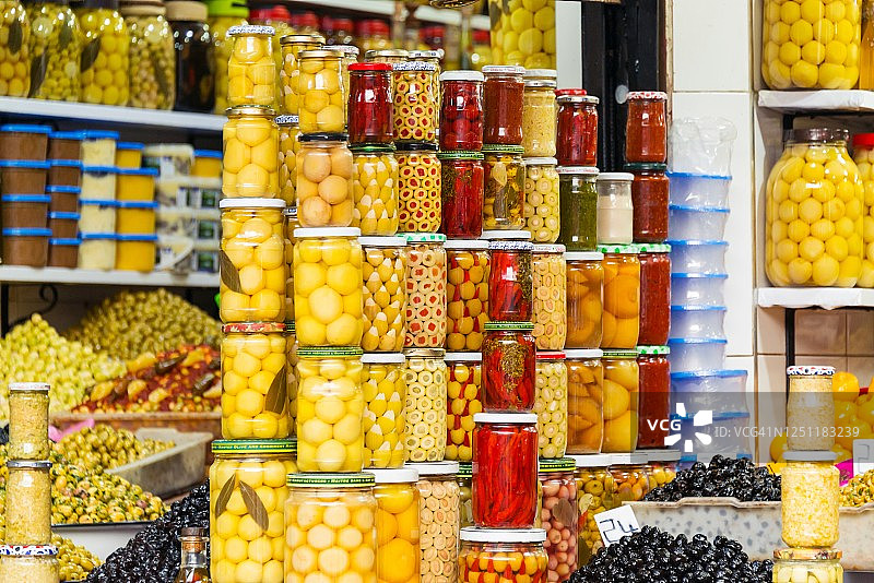 漫步在摩洛哥马拉喀什的集市，感受当地色彩图片素材