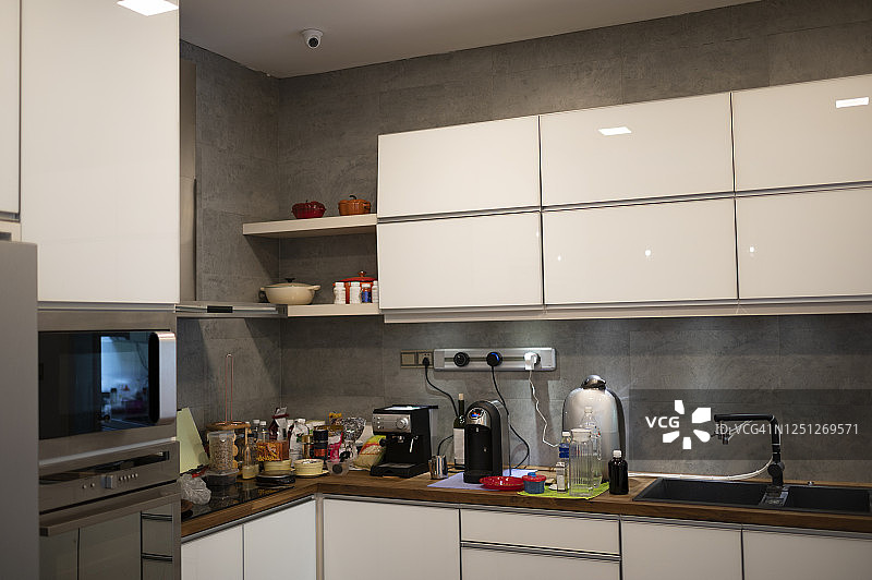 公寓联排别墅厨房的室内房间图片素材