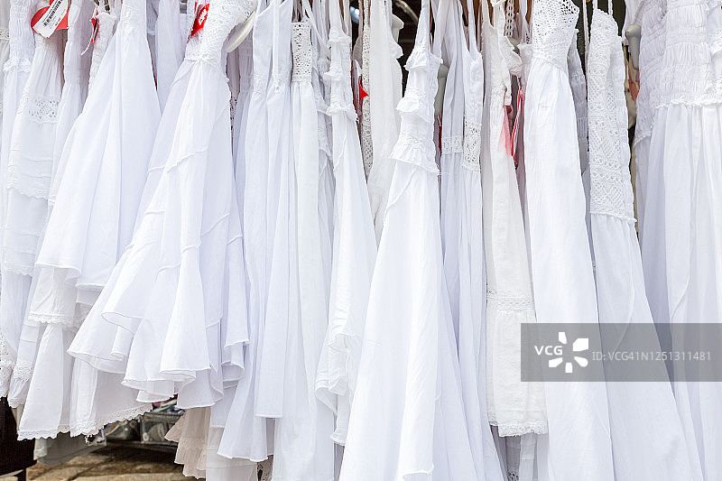 白色连衣裙特写图片素材