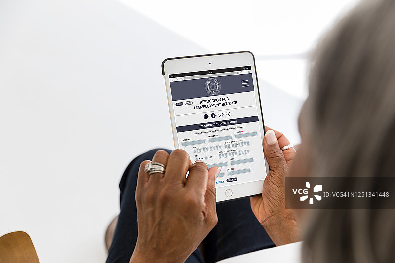 女子申请失业救济金图片素材