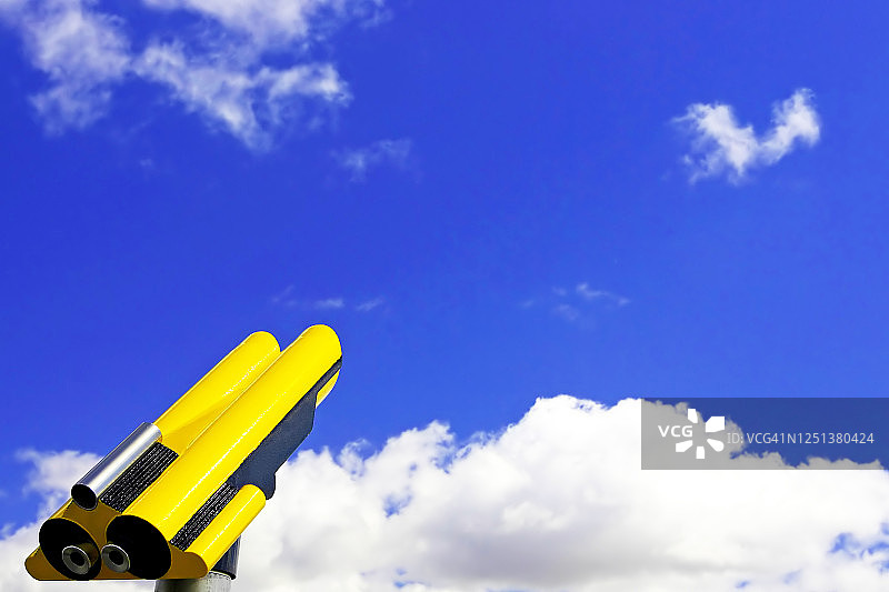 望远镜仰望天空图片素材