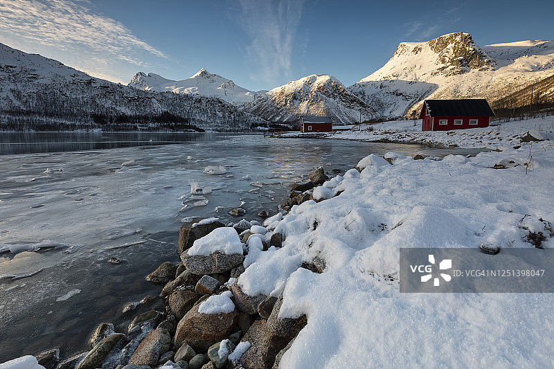 罗弗敦群岛的寒冷冬日日落图片素材