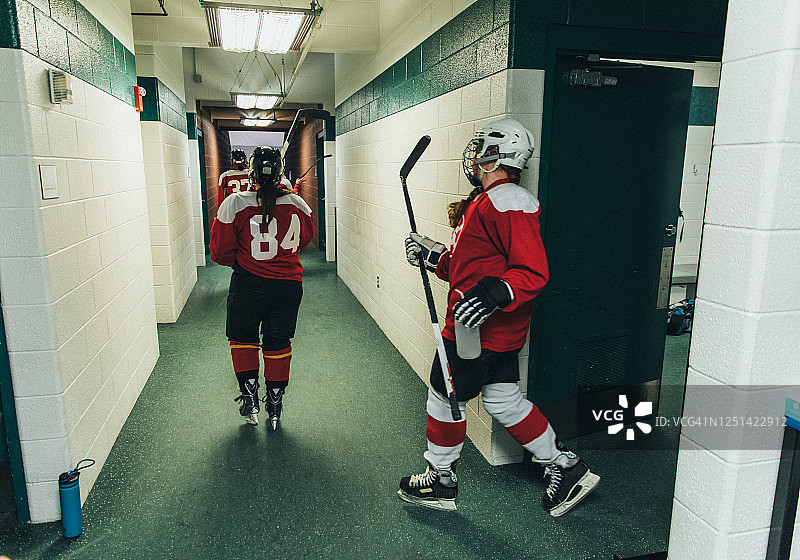 女子冰球队赛前图片素材