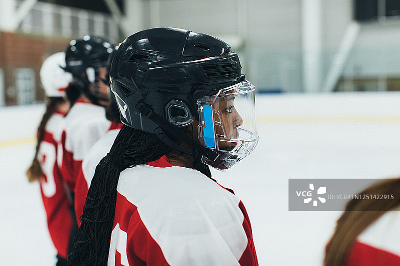 女子冰球运动员画像图片素材