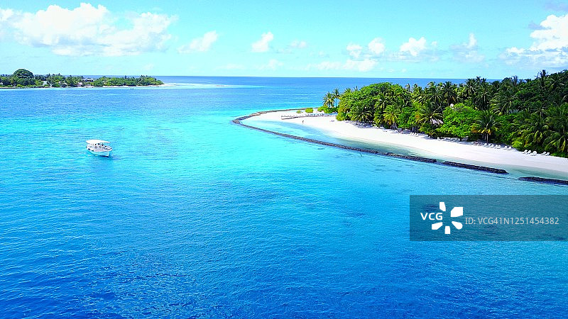 马尔代夫热带岛屿旅游度假区鸟瞰图片素材