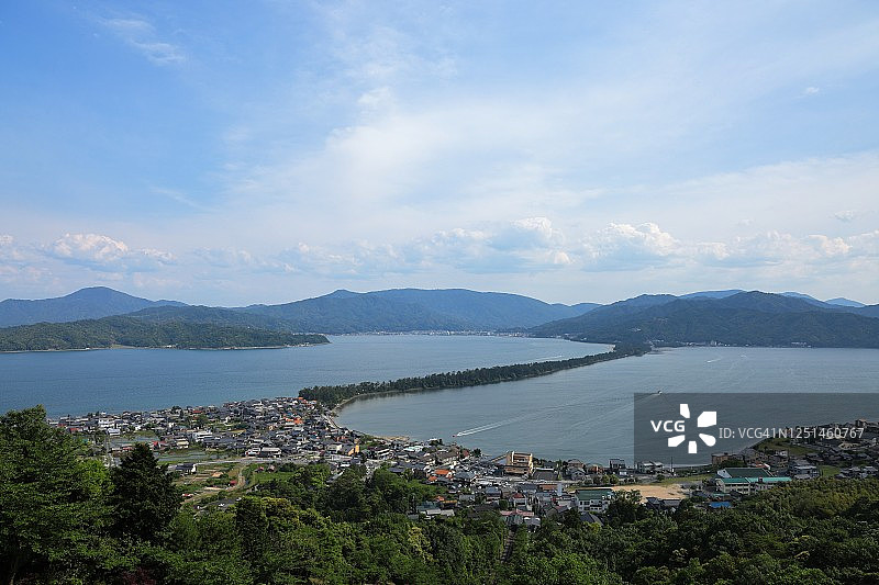 天桥立美景，晴空下的特别景观，高角度图片素材