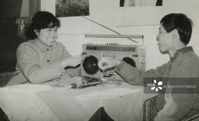 20世纪70年代中国新婚夫妇老照片（黑白）图片素材