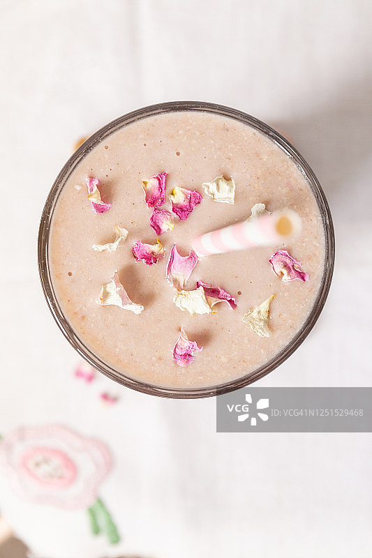 健康粉色浆果冰沙饮品图片素材