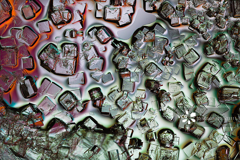 显微镜下的氯化钠晶体图片素材