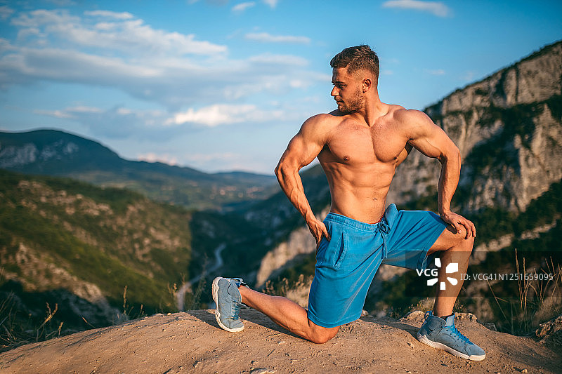 健壮男人展示图片素材