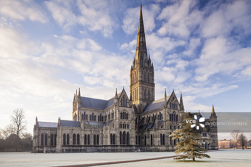 威尔特郡索尔兹伯里大教堂图片素材