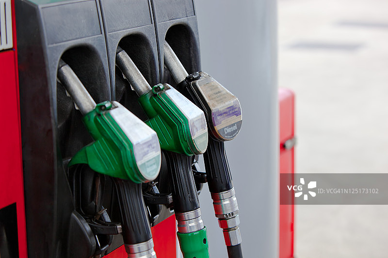 加油站汽油泵喷嘴特写图片素材