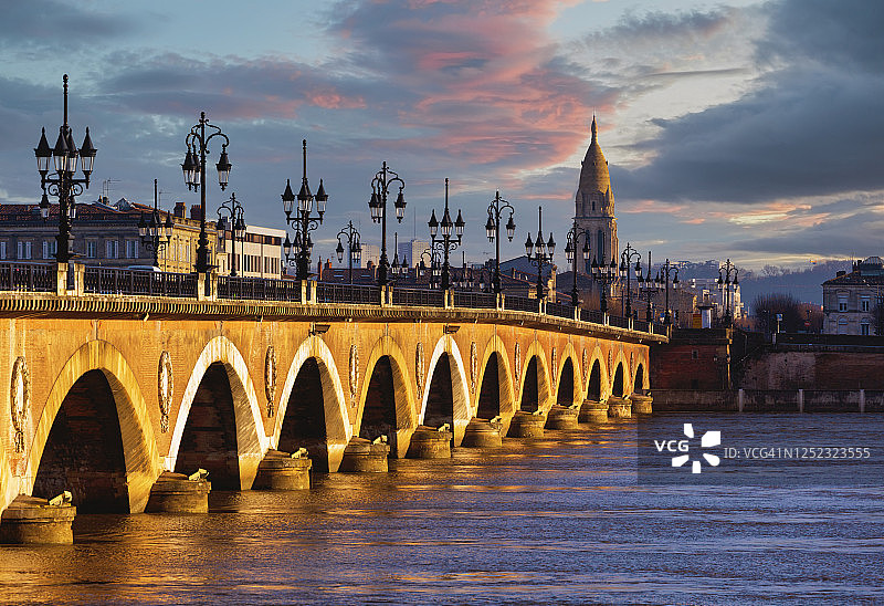 法国波尔多石桥图片素材