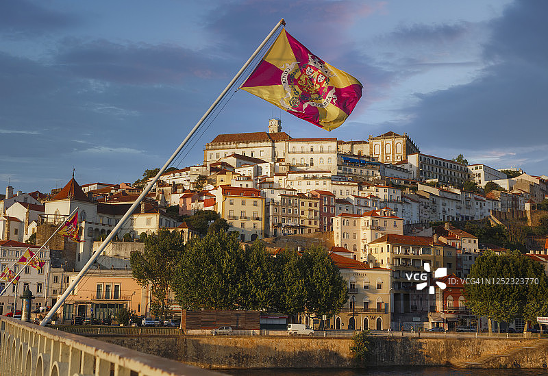葡萄牙科英布拉市的旗帜图片素材