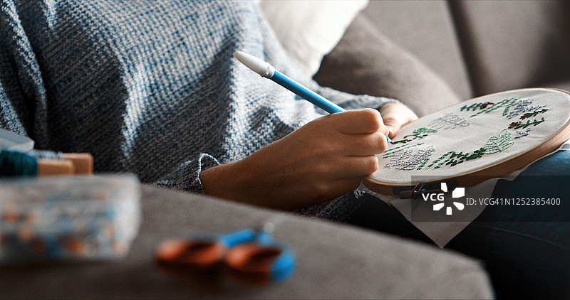 保持忙碌和创造力图片素材