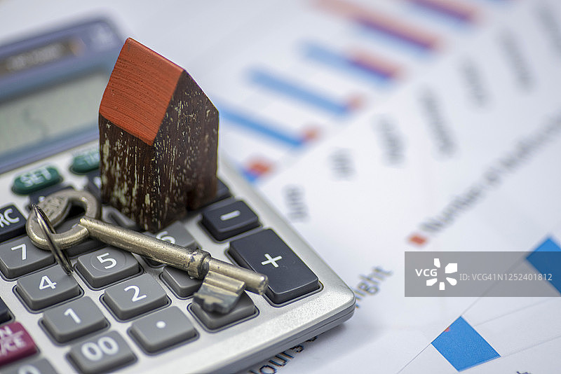 房屋贷款计算器概念：房屋金融或房屋储蓄图片素材
