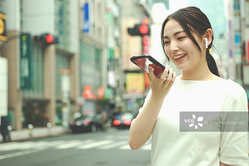 使用语音识别图片素材