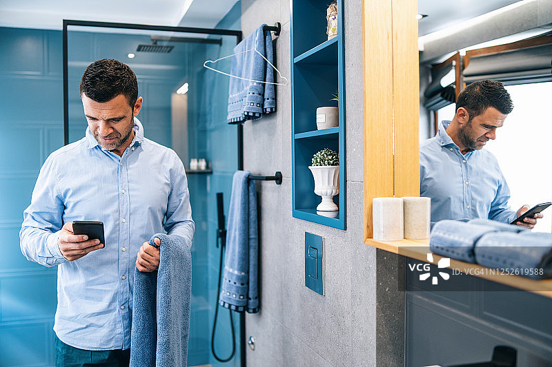 疫情期间在家工作的商人图片素材