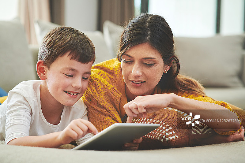 登录学习世界图片素材