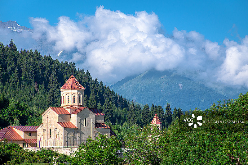 格鲁吉亚斯瓦涅季地区梅斯蒂亚的圣尼古拉斯教堂图片素材