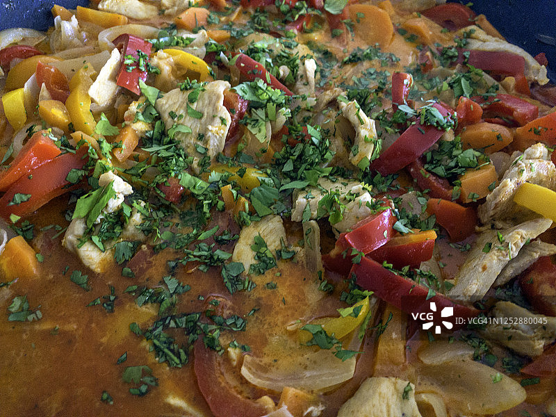 自制泰式红咖喱鸡肉图片素材