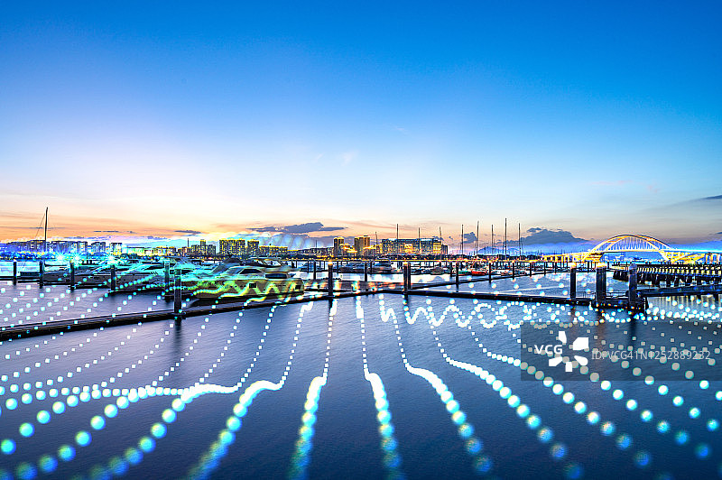 蓝色网格线的城市天际线图片素材