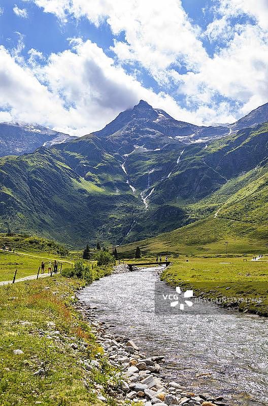 奥地利萨尔茨堡纳斯费尔德山谷徒步小径图片素材