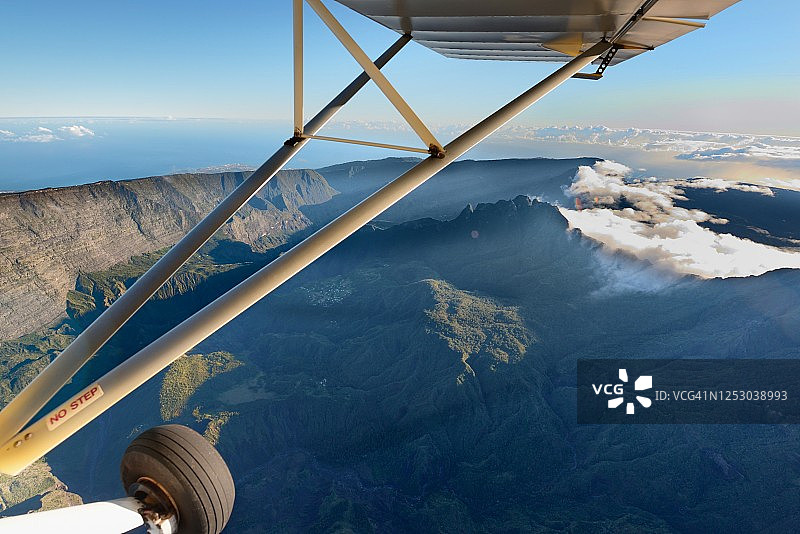 留尼汪岛冰崖海岸航拍照片图片素材