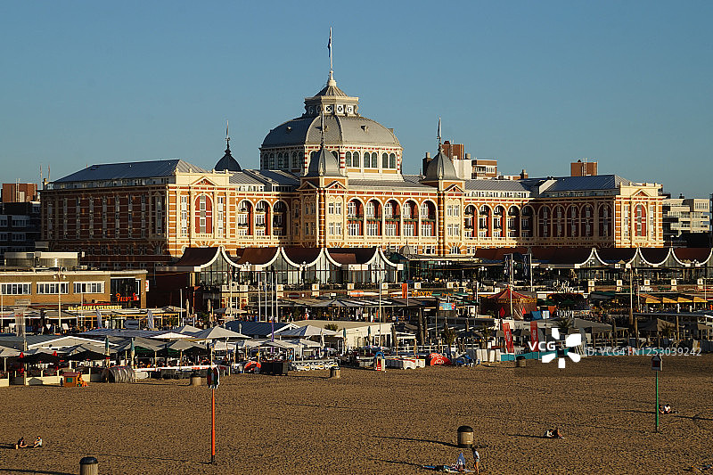 海牙斯海弗宁恩海滩的库尔豪斯日落景色图片素材