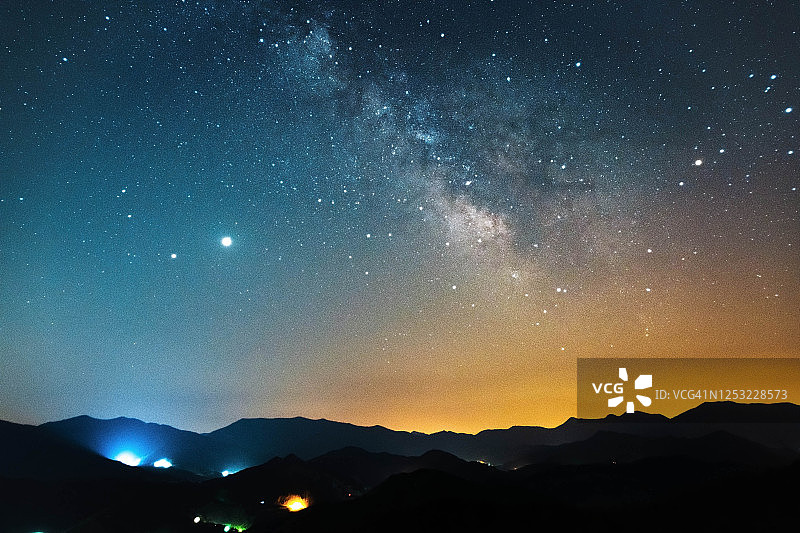 韩国堤川市清风湖夜景图片素材